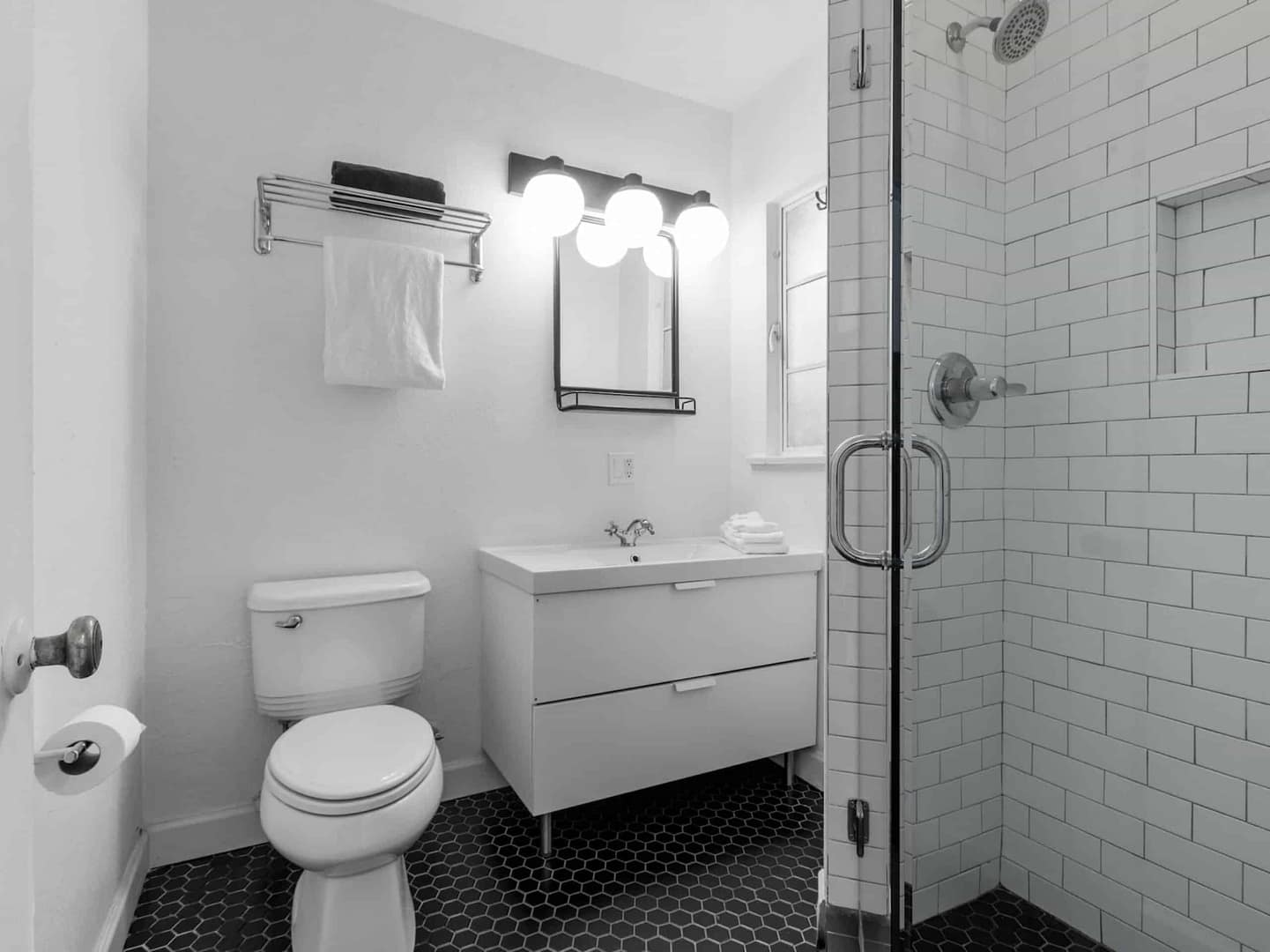 SOS Luxury bathroom