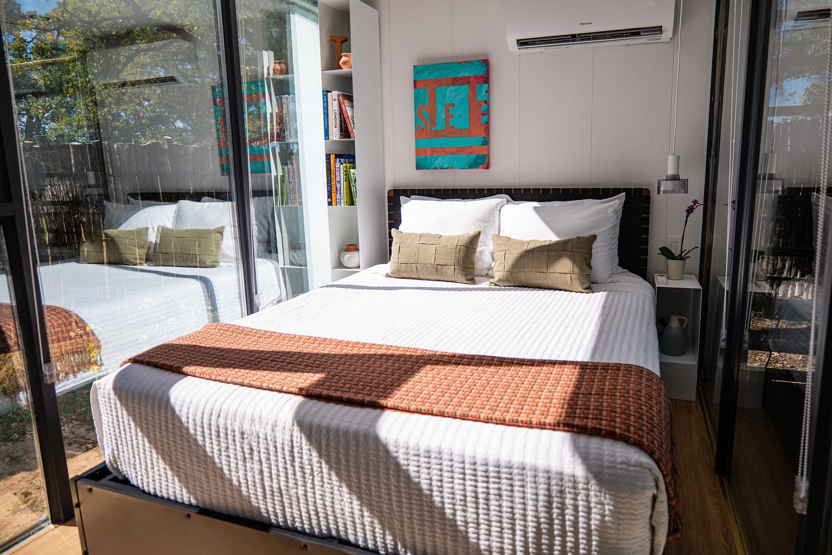 ParcBlu Unit #11 Favored Glass house (14)