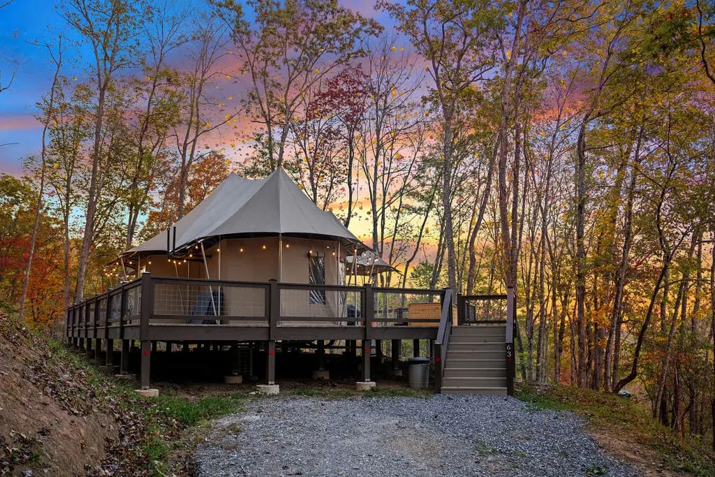 Luxury safari tent at Elk Hollow Resort