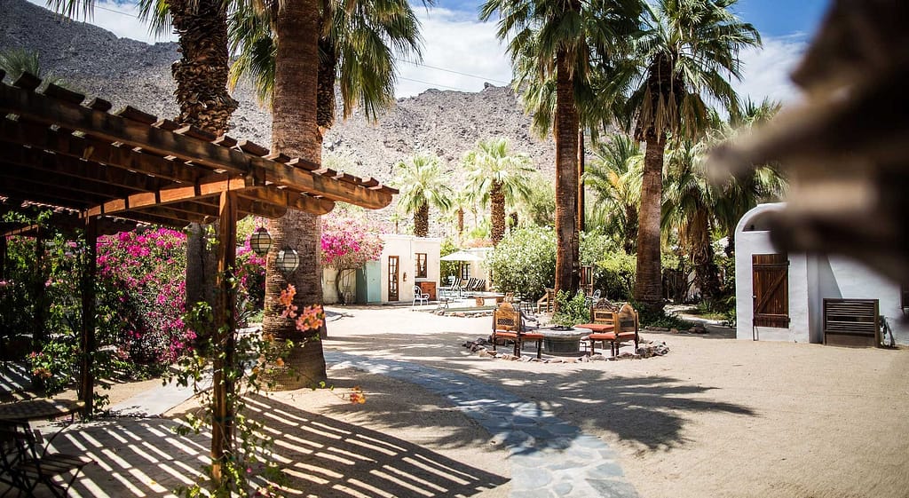 Best Stay Option in Historic Tennis Club: Korakia Pensione