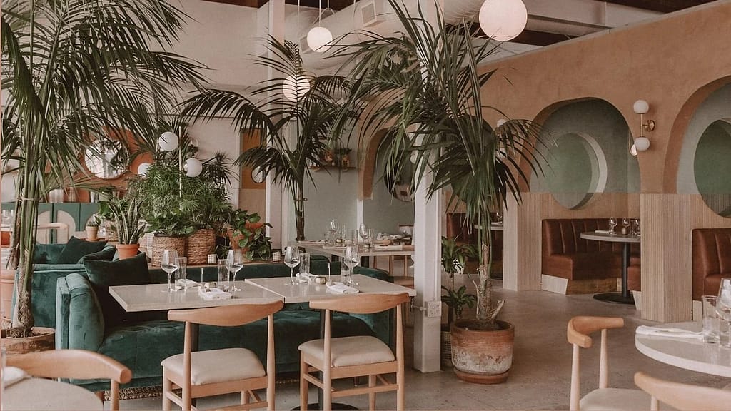 Boozehounds – Modern Bar and Restaurant with Patio Dining