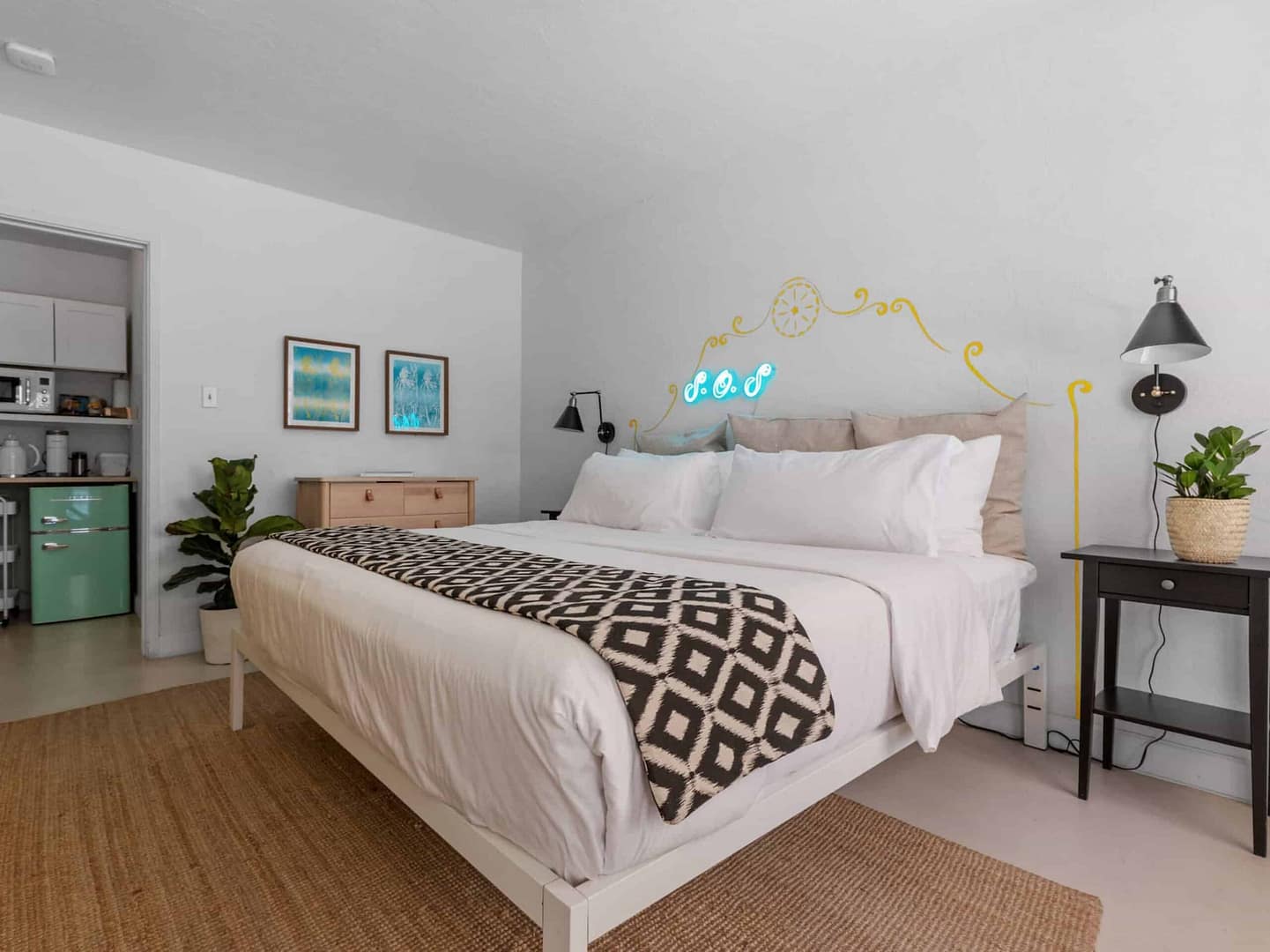 Elegant bedroom in Palm Springs