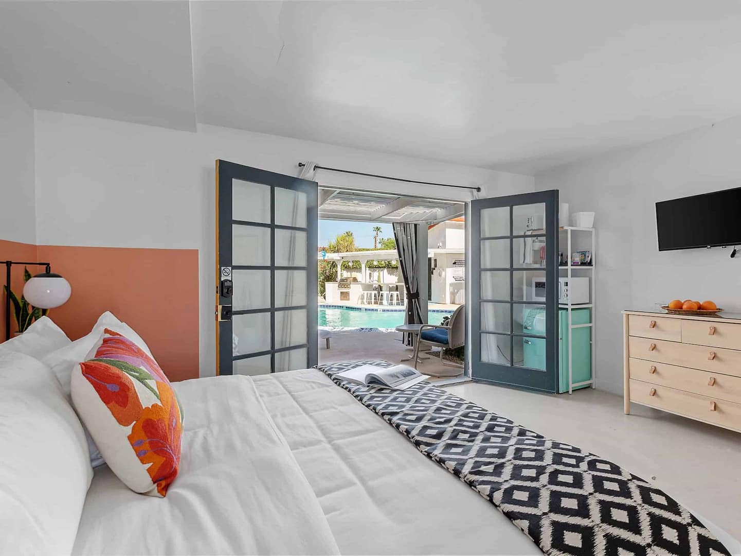 Spirit of Sofia Poolside room