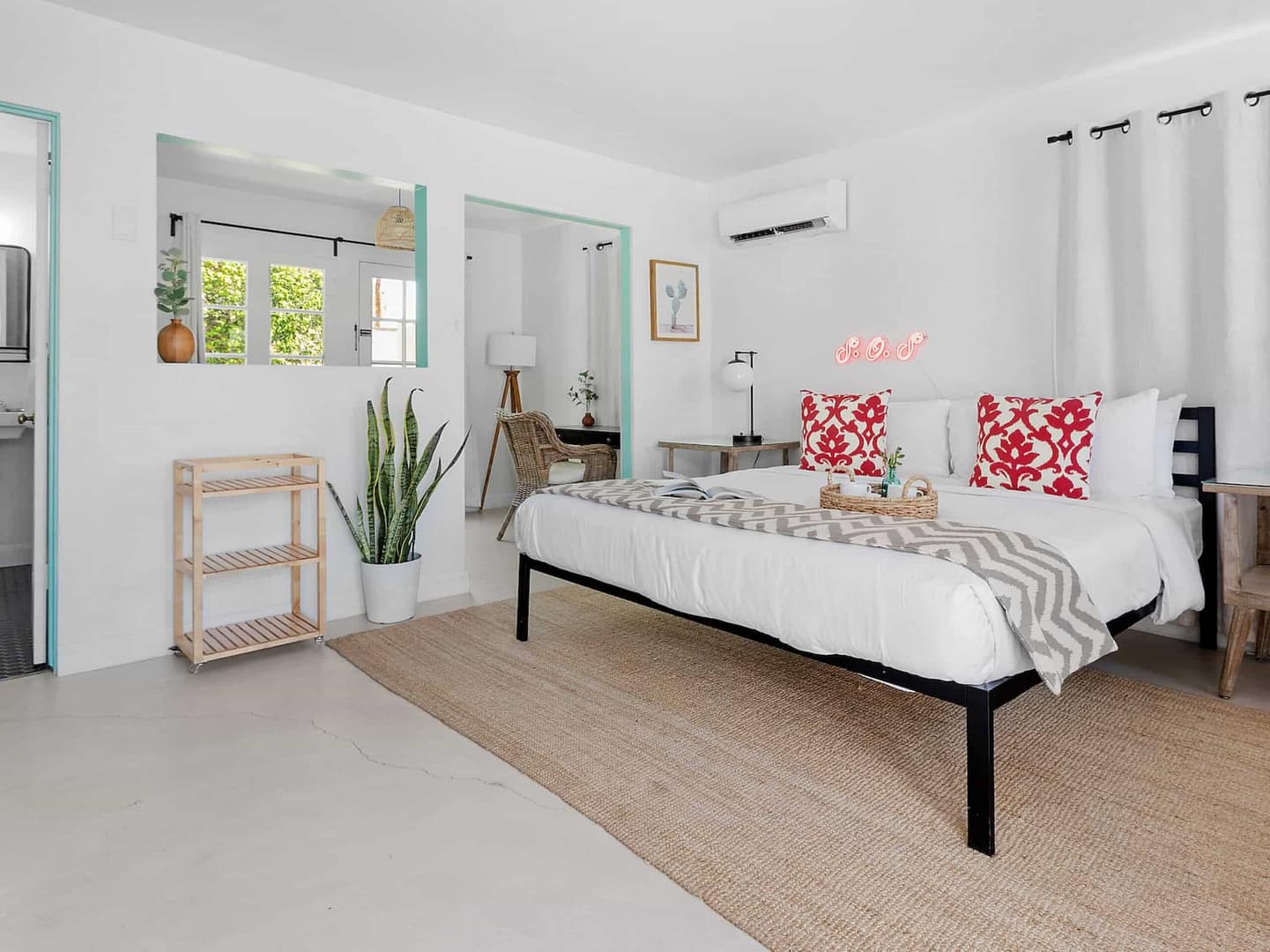 SOS Spacious and stylish room