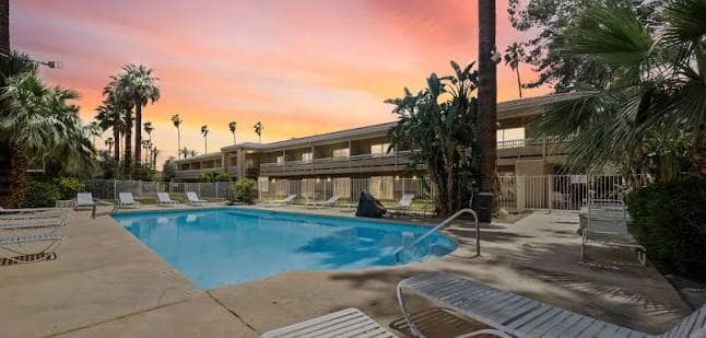 Sol Springs Inn: Cheapest Extended Stay Palm Springs