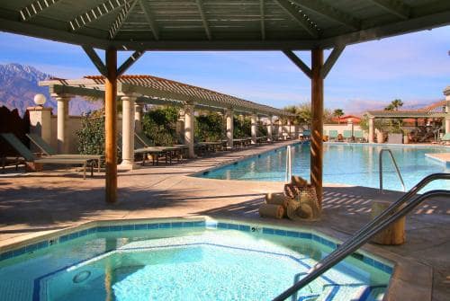 Azure Palm Hot Springs: Desert Mineral Hot Springs Getaway on Miracle Hill