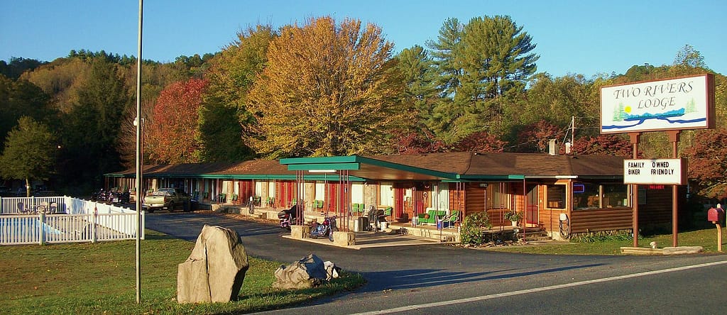 Where to Stay for Tubing in Deep Creek: 10 Best 2026 17 Two Rivers Lodge (Best Retro River-View Motel)