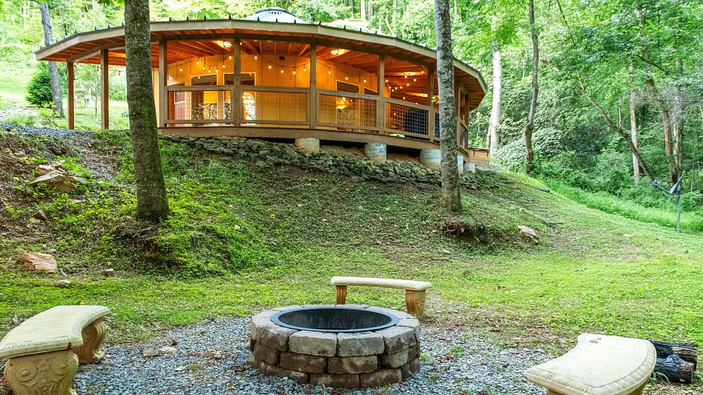 Where to Stay: Elk Hollow Resort