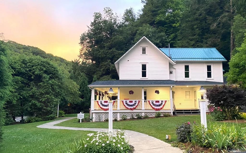 Where to Stay: Lovill House Inn