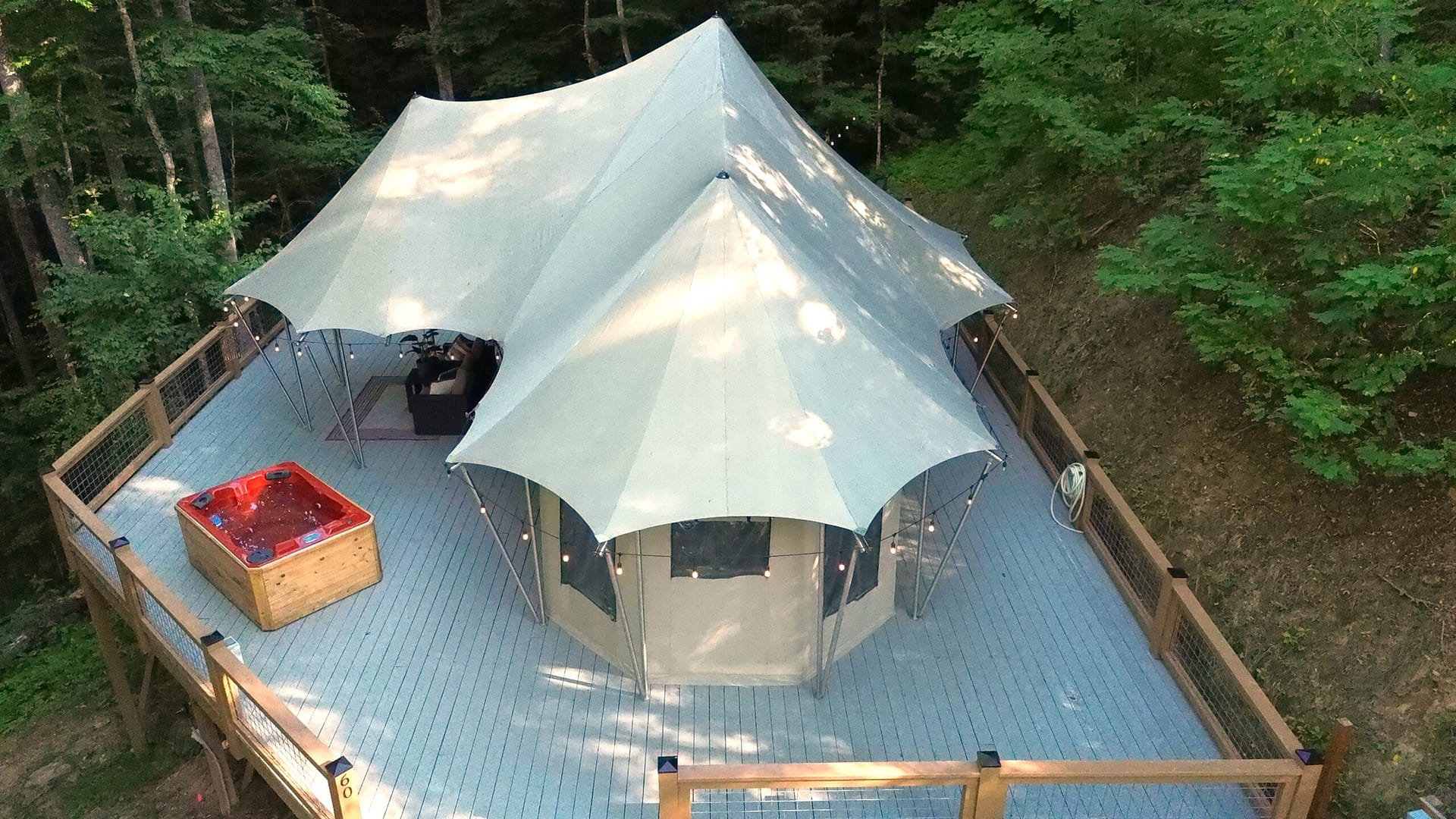 Luxury canopy tent Elk Hollow Resort