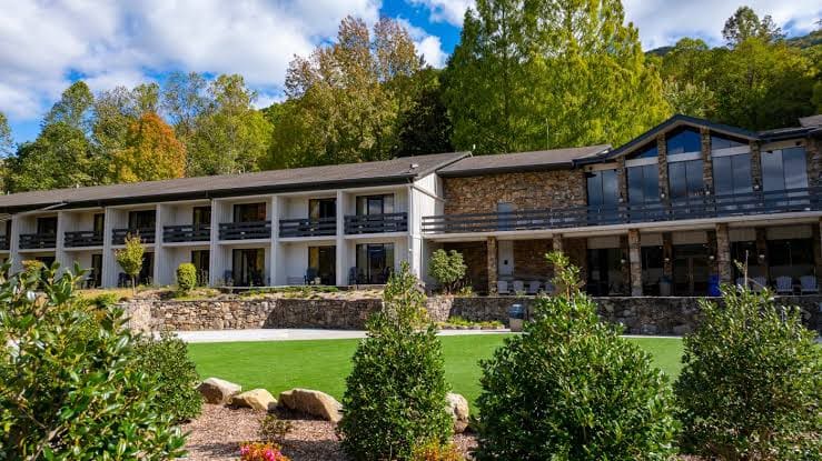 Day Trips From Bryson City NC: 10 Best Epic Drives 2026 9 Best Stay at Fontana Dam and Lake: Fontana Village Resort and Marina