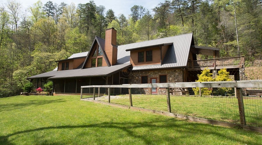 Lands Creek Log Cabins